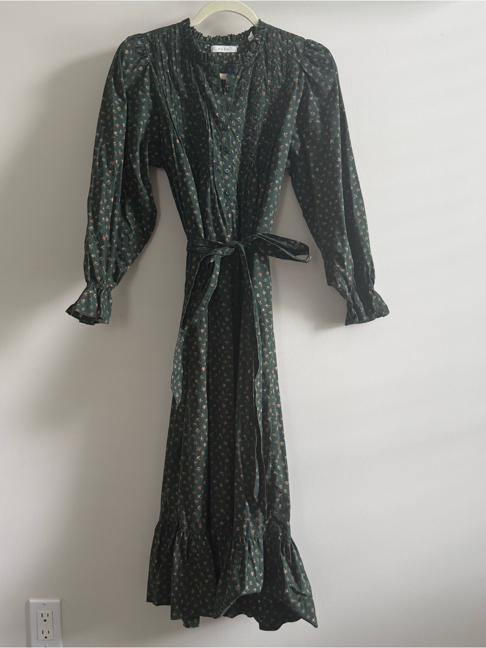 Doen dress in Forest Parc Monceau EUC